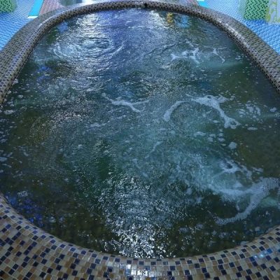 آبدرمانی 9 چشمه سرعین
