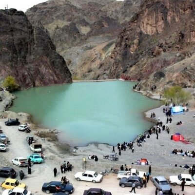 تعاریف چشمه آب گرم