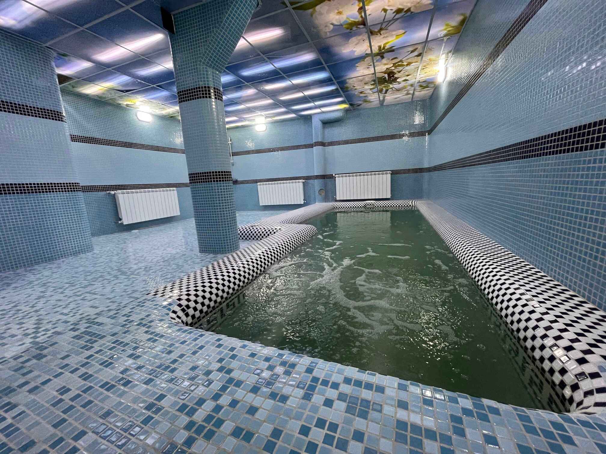 بهترین فصل برای اجاره خانه استخردار در سرعین | راهنمای جامع اقامت تابستانی 1 راهنمای کامل رزرو استخر در سرعین