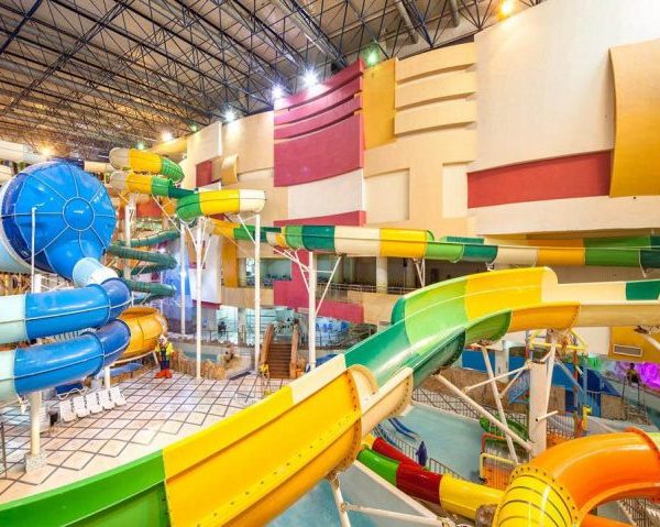 پارک آبی ایستان لند سرعین